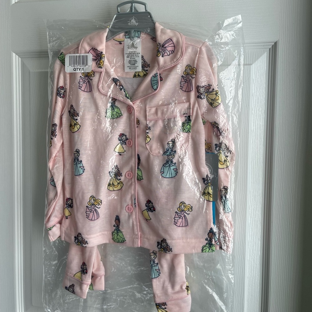 Disney princesses pjs!